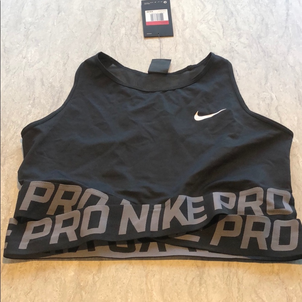 Women’s Nike Workout Top